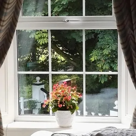 Oakdale Manor * Claremorris